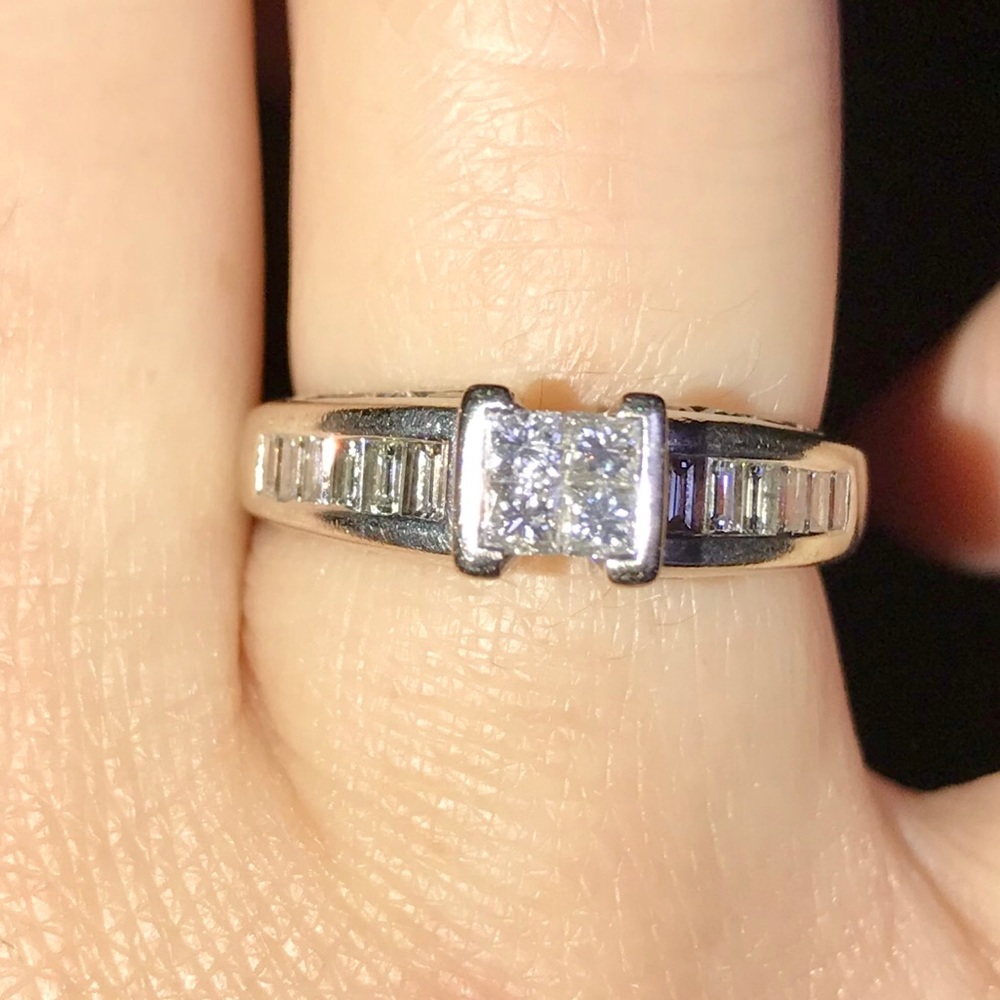 14k White Gold Diamond Engagement Ring. Size 6.